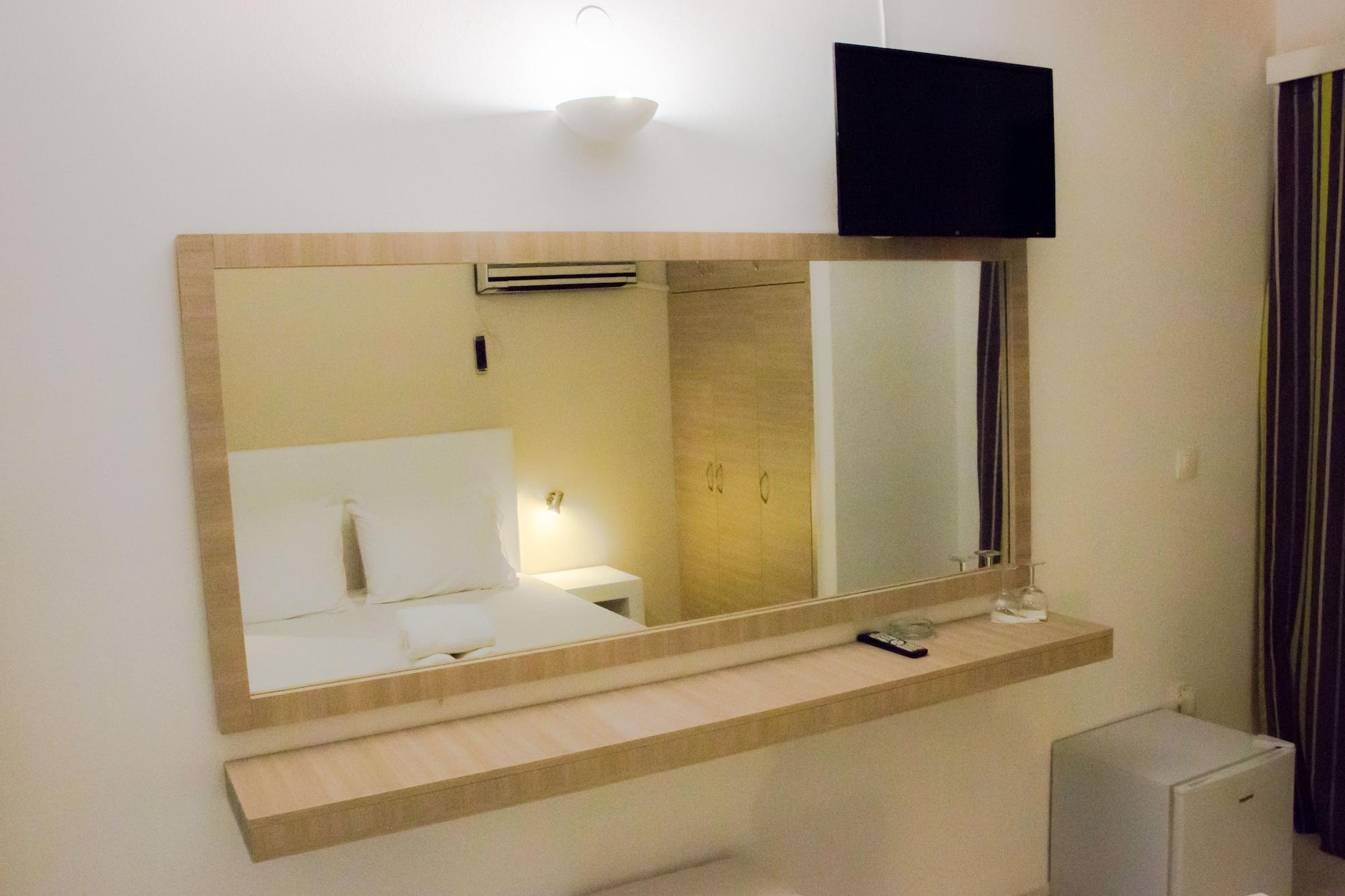 Galaxy Hotel Ierápetra Екстериор снимка